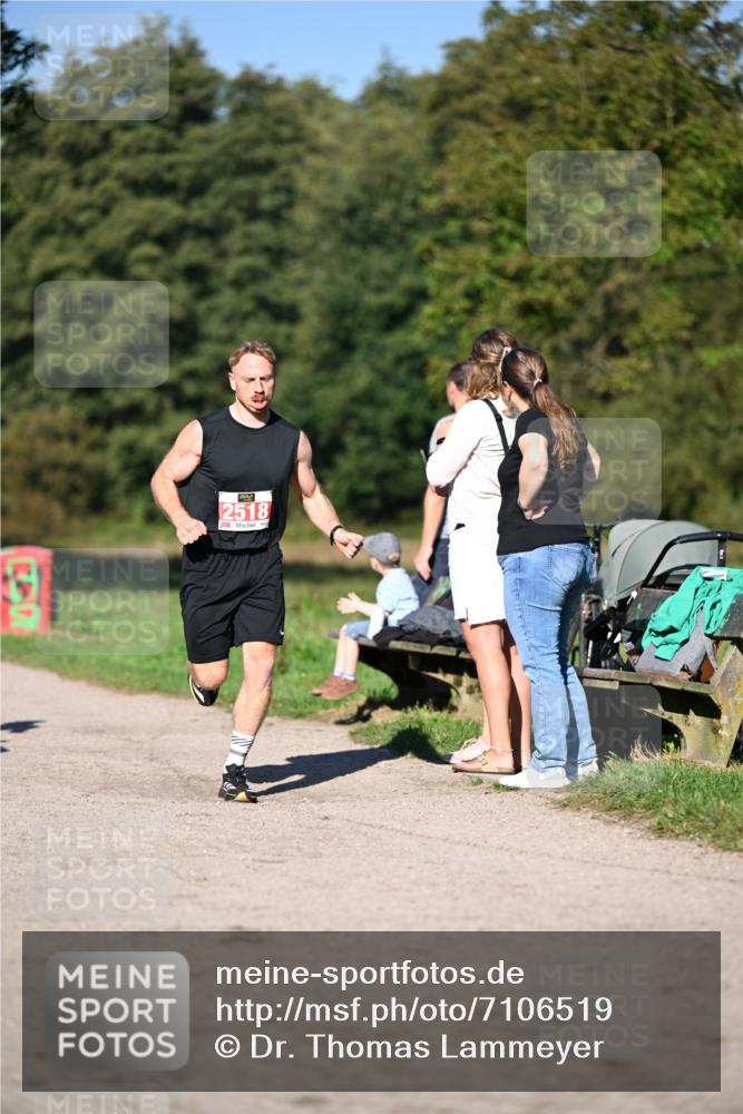 22.09.2024 - 32. Volkslauf durch das schöne Alstertal Dr. Thomas Lammeyer http://msf.ph/oto/7106519 22.09.2024 10:25:04 Laufen 2518 meine-sportfotos.de