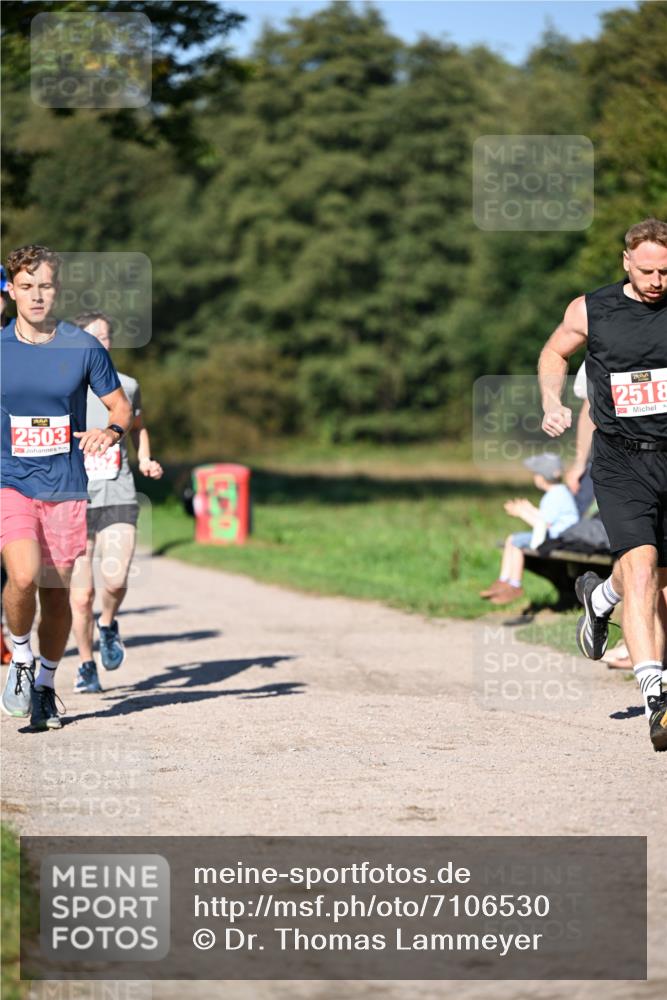 22.09.2024 - 32. Volkslauf durch das schöne Alstertal Dr. Thomas Lammeyer http://msf.ph/oto/7106530 22.09.2024 10:25:05 Laufen 2503, 2518 meine-sportfotos.de