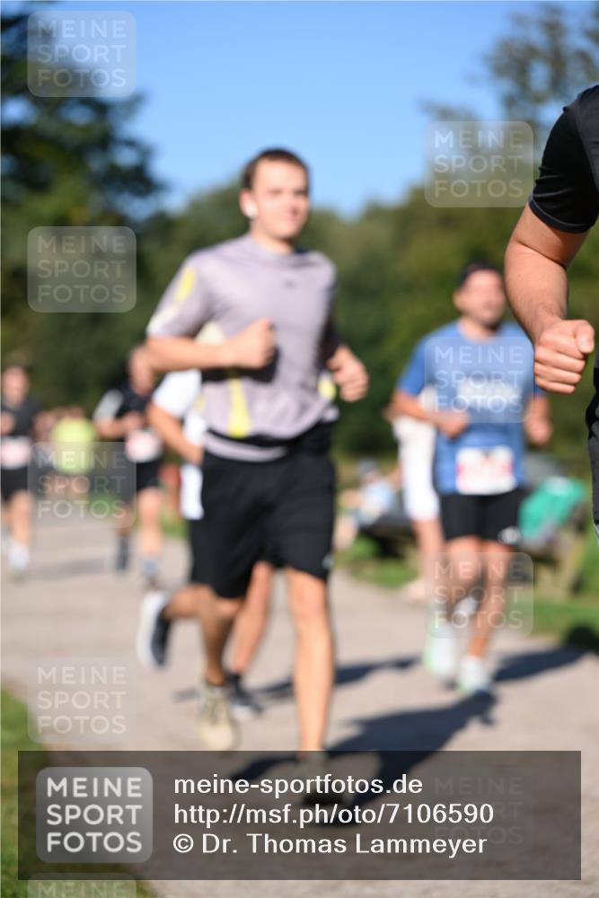 22.09.2024 - 32. Volkslauf durch das schöne Alstertal Dr. Thomas Lammeyer http://msf.ph/oto/7106590 22.09.2024 10:25:15 Laufen  meine-sportfotos.de