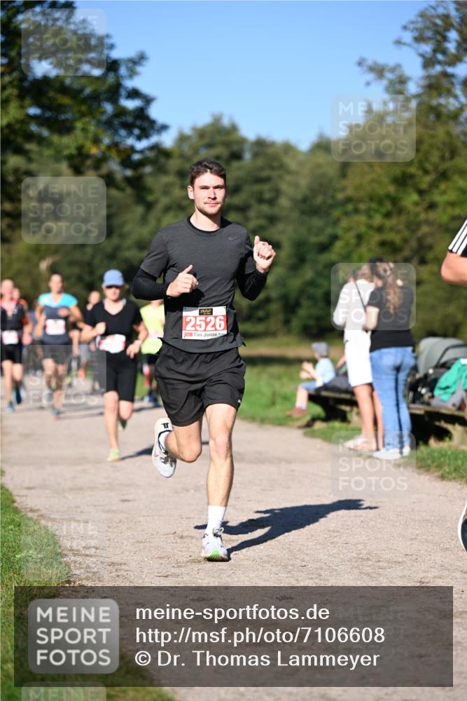 22.09.2024 - 32. Volkslauf durch das schöne Alstertal Dr. Thomas Lammeyer http://msf.ph/oto/7106608 22.09.2024 10:25:19 Laufen 2526 meine-sportfotos.de