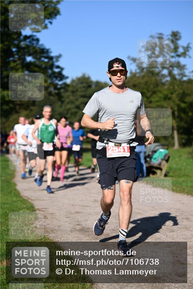 22.09.2024 - 32. Volkslauf durch das schöne Alstertal Dr. Thomas Lammeyer http://msf.ph/oto/7106738 22.09.2024 10:25:43 Laufen 2541 meine-sportfotos.de