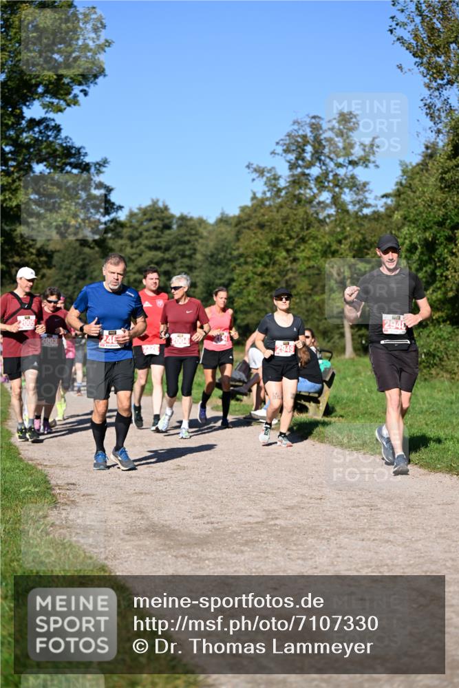 22.09.2024 - 32. Volkslauf durch das schöne Alstertal Dr. Thomas Lammeyer http://msf.ph/oto/7107330 22.09.2024 10:27:50 Laufen 2005, 2003, 2326, 2004, 2948 meine-sportfotos.de