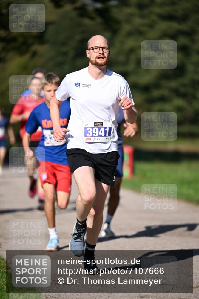 22.09.2024 - 32. Volkslauf durch das schöne Alstertal Dr. Thomas Lammeyer http://msf.ph/oto/7107666 22.09.2024 10:34:17 Laufen 3941 meine-sportfotos.de