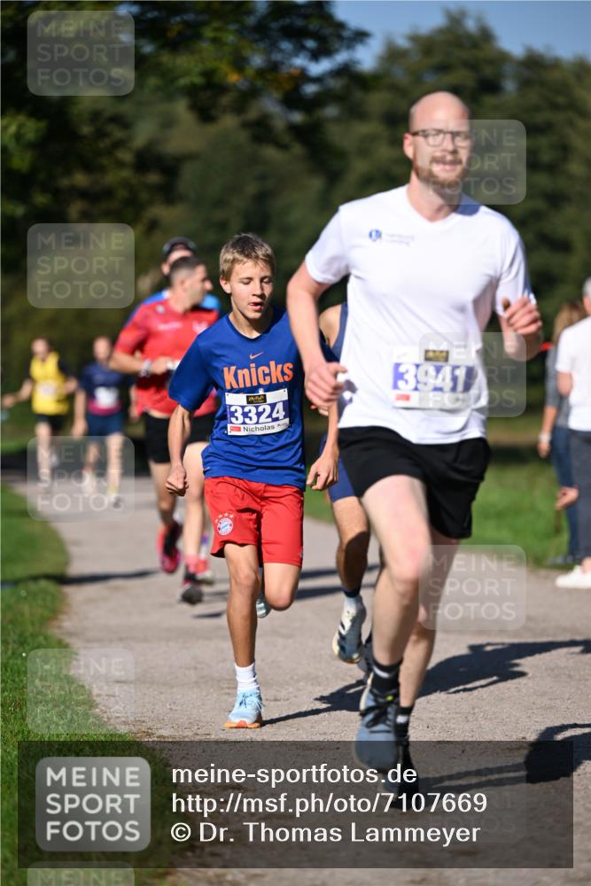 22.09.2024 - 32. Volkslauf durch das schöne Alstertal Dr. Thomas Lammeyer http://msf.ph/oto/7107669 22.09.2024 10:34:18 Laufen 3324, 3941 meine-sportfotos.de