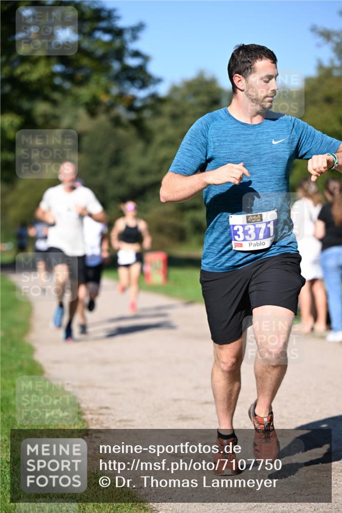 22.09.2024 - 32. Volkslauf durch das schöne Alstertal Dr. Thomas Lammeyer http://msf.ph/oto/7107750 22.09.2024 10:34:37 Laufen 3371 meine-sportfotos.de