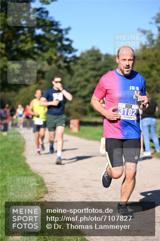 22.09.2024 - 32. Volkslauf durch das schöne Alstertal Dr. Thomas Lammeyer http://msf.ph/oto/7107827 22.09.2024 10:34:54 Laufen 3182 meine-sportfotos.de