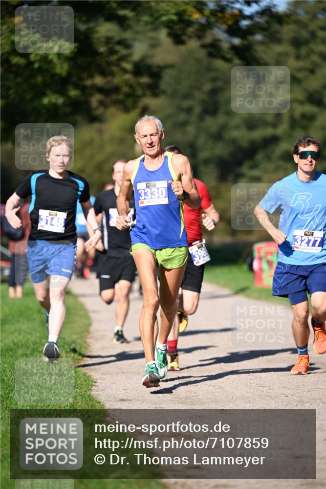 22.09.2024 - 32. Volkslauf durch das schöne Alstertal Dr. Thomas Lammeyer http://msf.ph/oto/7107859 22.09.2024 10:35:02 Laufen 3148, 3330, 3277 meine-sportfotos.de