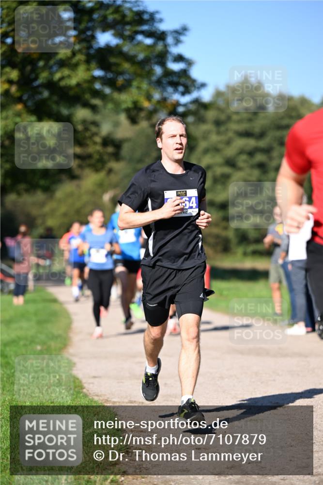 22.09.2024 - 32. Volkslauf durch das schöne Alstertal Dr. Thomas Lammeyer http://msf.ph/oto/7107879 22.09.2024 10:35:05 Laufen 64 meine-sportfotos.de