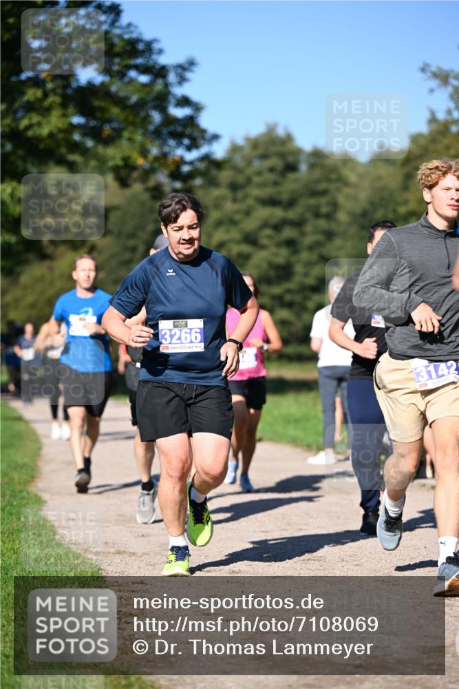 22.09.2024 - 32. Volkslauf durch das schöne Alstertal Dr. Thomas Lammeyer http://msf.ph/oto/7108069 22.09.2024 10:35:46 Laufen 3266, 13142 meine-sportfotos.de