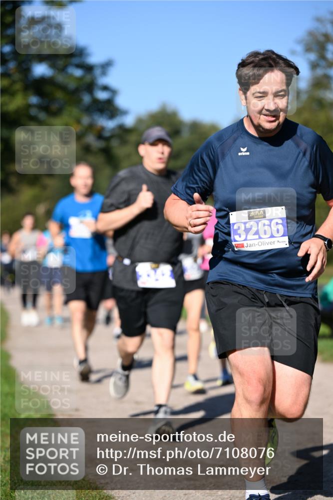 22.09.2024 - 32. Volkslauf durch das schöne Alstertal Dr. Thomas Lammeyer http://msf.ph/oto/7108076 22.09.2024 10:35:47 Laufen 3266 meine-sportfotos.de
