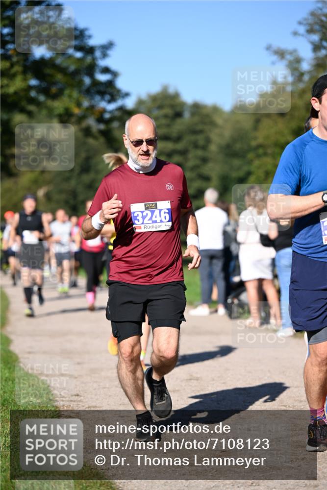 22.09.2024 - 32. Volkslauf durch das schöne Alstertal Dr. Thomas Lammeyer http://msf.ph/oto/7108123 22.09.2024 10:36:03 Laufen 3246 meine-sportfotos.de