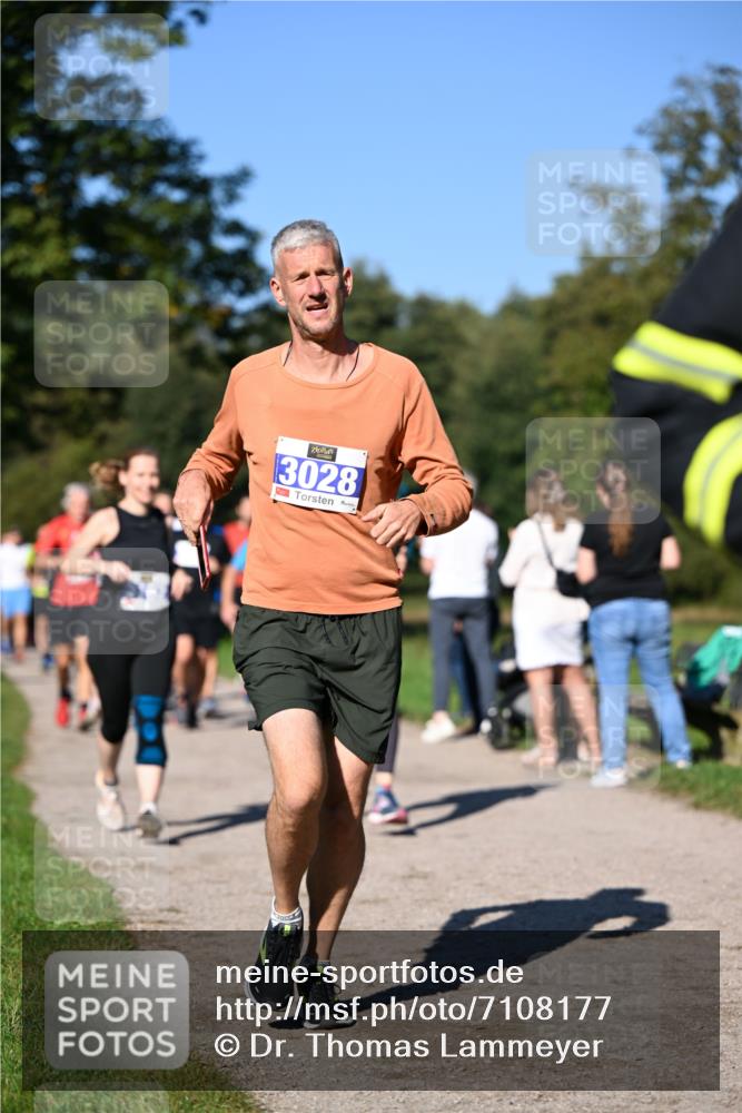 22.09.2024 - 32. Volkslauf durch das schöne Alstertal Dr. Thomas Lammeyer http://msf.ph/oto/7108177 22.09.2024 10:36:15 Laufen 3028 meine-sportfotos.de