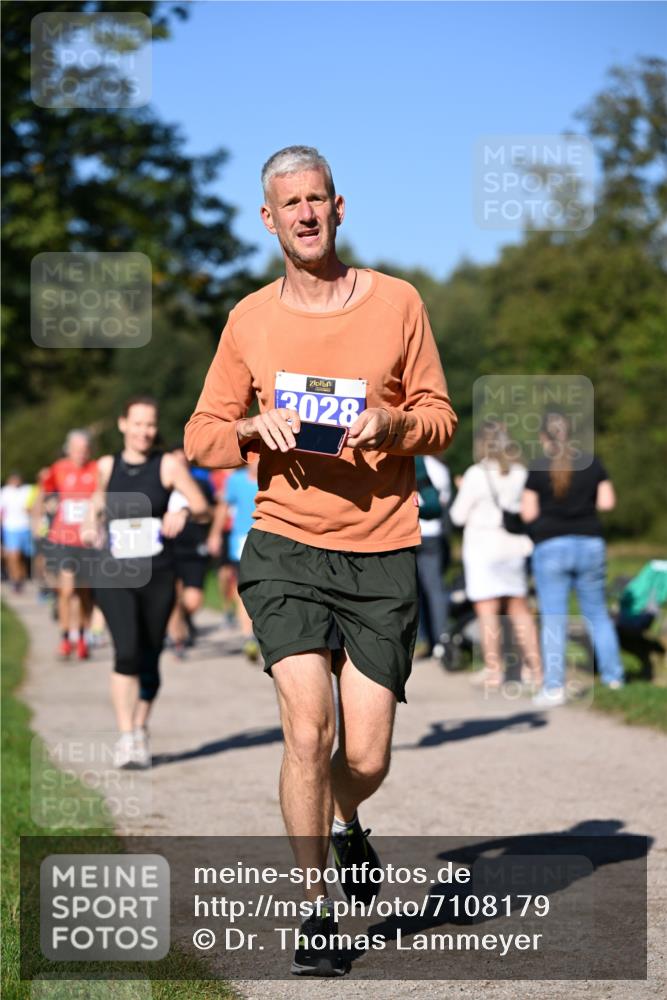 22.09.2024 - 32. Volkslauf durch das schöne Alstertal Dr. Thomas Lammeyer http://msf.ph/oto/7108179 22.09.2024 10:36:16 Laufen 3028 meine-sportfotos.de