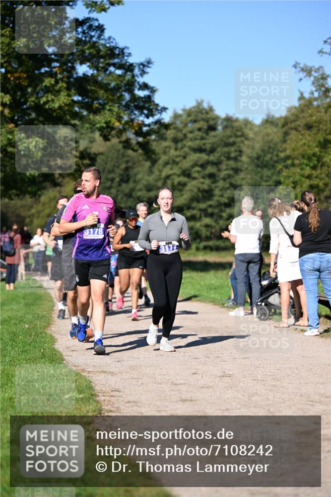 22.09.2024 - 32. Volkslauf durch das schöne Alstertal Dr. Thomas Lammeyer http://msf.ph/oto/7108242 22.09.2024 10:36:28 Laufen 3178, 3177 meine-sportfotos.de