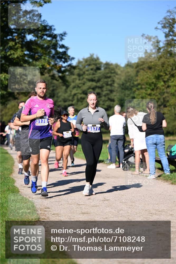 22.09.2024 - 32. Volkslauf durch das schöne Alstertal Dr. Thomas Lammeyer http://msf.ph/oto/7108248 22.09.2024 10:36:29 Laufen 3178, 3177 meine-sportfotos.de