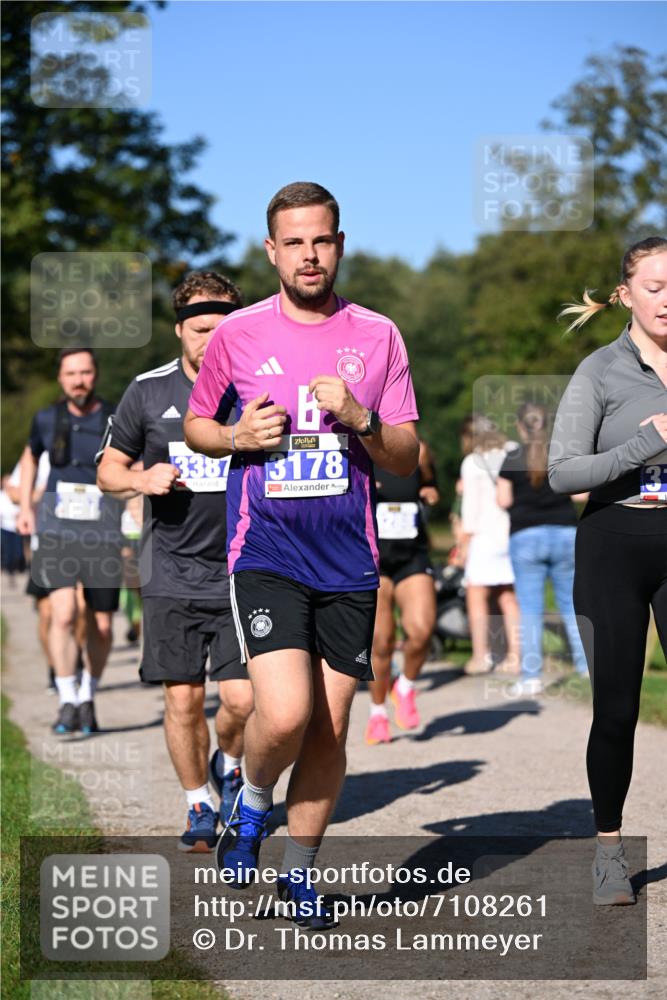 22.09.2024 - 32. Volkslauf durch das schöne Alstertal Dr. Thomas Lammeyer http://msf.ph/oto/7108261 22.09.2024 10:36:31 Laufen 3387, 3178 meine-sportfotos.de