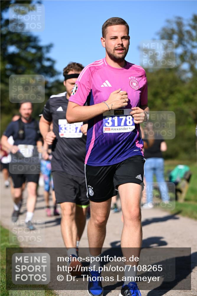 22.09.2024 - 32. Volkslauf durch das schöne Alstertal Dr. Thomas Lammeyer http://msf.ph/oto/7108265 22.09.2024 10:36:31 Laufen 3387, 3178 meine-sportfotos.de