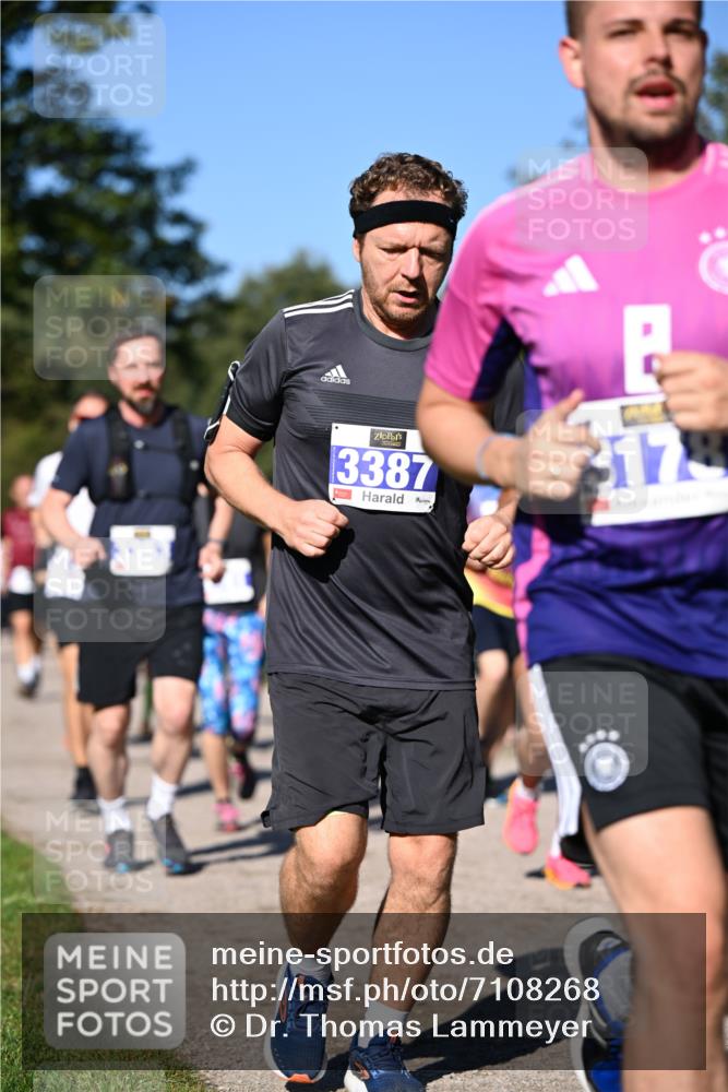 22.09.2024 - 32. Volkslauf durch das schöne Alstertal Dr. Thomas Lammeyer http://msf.ph/oto/7108268 22.09.2024 10:36:32 Laufen 3387, 3178 meine-sportfotos.de