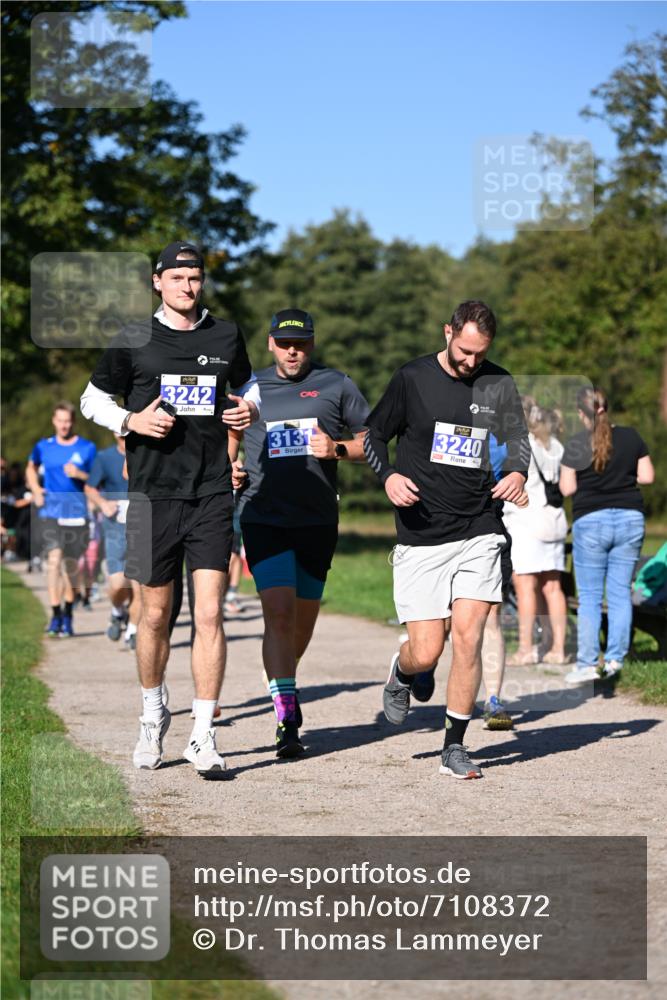 22.09.2024 - 32. Volkslauf durch das schöne Alstertal Dr. Thomas Lammeyer http://msf.ph/oto/7108372 22.09.2024 10:36:53 Laufen 3242, 3131, 3240 meine-sportfotos.de