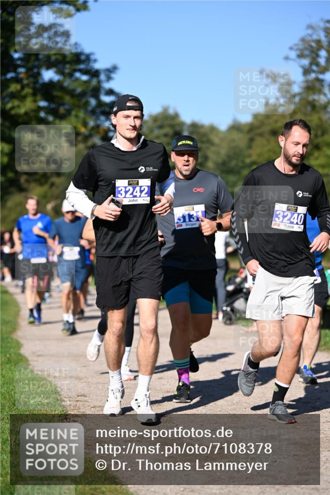 22.09.2024 - 32. Volkslauf durch das schöne Alstertal Dr. Thomas Lammeyer http://msf.ph/oto/7108378 22.09.2024 10:36:54 Laufen 3242, 3131, 3240 meine-sportfotos.de