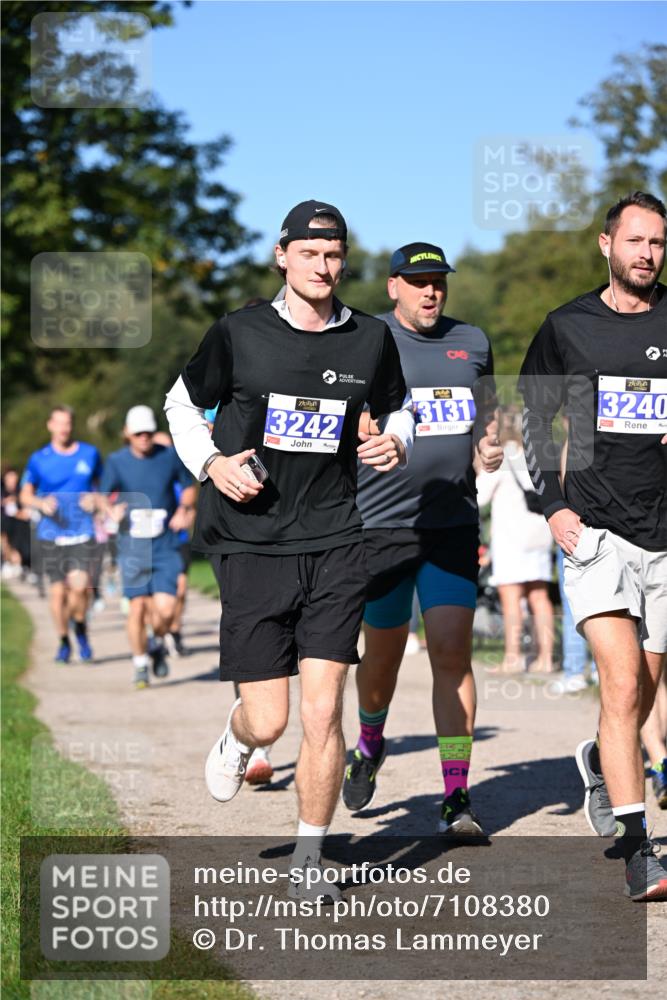 22.09.2024 - 32. Volkslauf durch das schöne Alstertal Dr. Thomas Lammeyer http://msf.ph/oto/7108380 22.09.2024 10:36:54 Laufen 3242, 3131, 3240 meine-sportfotos.de