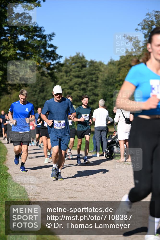 22.09.2024 - 32. Volkslauf durch das schöne Alstertal Dr. Thomas Lammeyer http://msf.ph/oto/7108387 22.09.2024 10:36:56 Laufen 3101, 27, 4405 meine-sportfotos.de