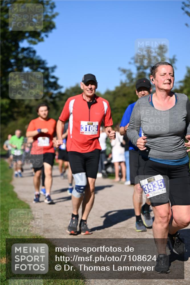 22.09.2024 - 32. Volkslauf durch das schöne Alstertal Dr. Thomas Lammeyer http://msf.ph/oto/7108624 22.09.2024 10:37:45 Laufen 3106, 3935 meine-sportfotos.de