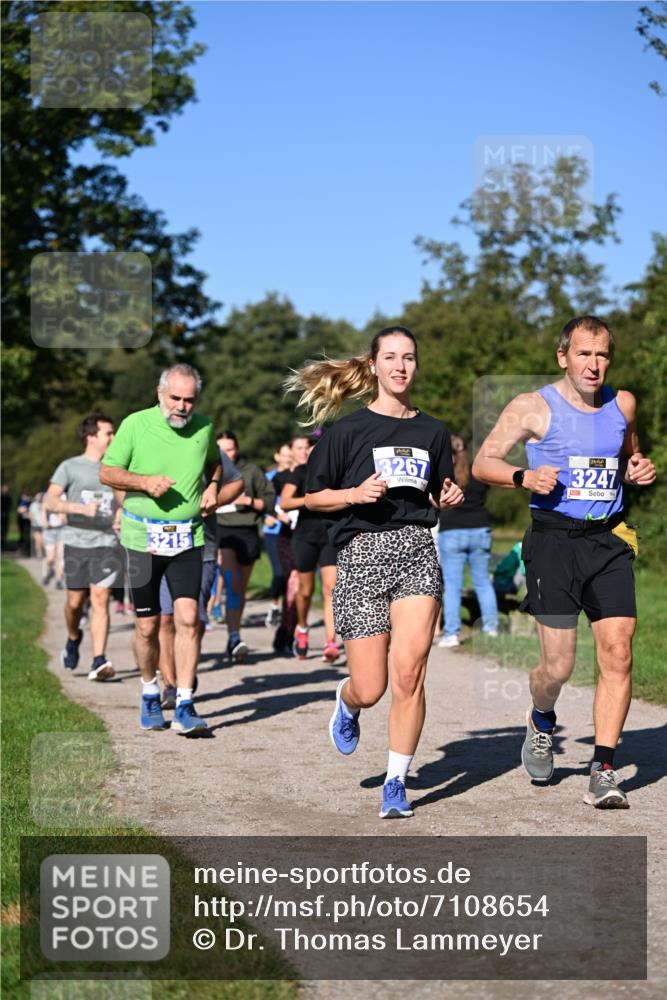 22.09.2024 - 32. Volkslauf durch das schöne Alstertal Dr. Thomas Lammeyer http://msf.ph/oto/7108654 22.09.2024 10:37:49 Laufen 3215, 3267, 3247 meine-sportfotos.de