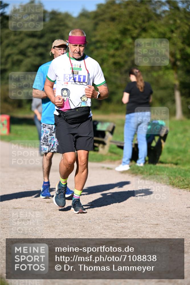 22.09.2024 - 32. Volkslauf durch das schöne Alstertal Dr. Thomas Lammeyer http://msf.ph/oto/7108838 22.09.2024 10:38:35 Laufen 3211 meine-sportfotos.de