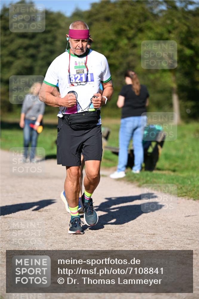 22.09.2024 - 32. Volkslauf durch das schöne Alstertal Dr. Thomas Lammeyer http://msf.ph/oto/7108841 22.09.2024 10:38:35 Laufen 3211 meine-sportfotos.de