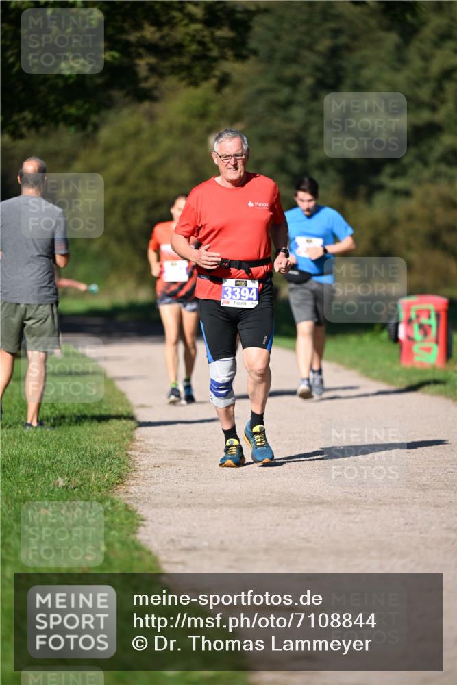22.09.2024 - 32. Volkslauf durch das schöne Alstertal Dr. Thomas Lammeyer http://msf.ph/oto/7108844 22.09.2024 10:38:48 Laufen 3394 meine-sportfotos.de