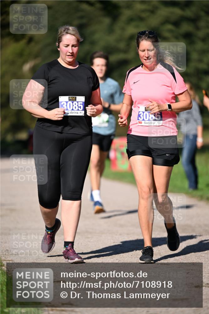 22.09.2024 - 32. Volkslauf durch das schöne Alstertal Dr. Thomas Lammeyer http://msf.ph/oto/7108918 22.09.2024 10:39:11 Laufen 3085, 3086 meine-sportfotos.de