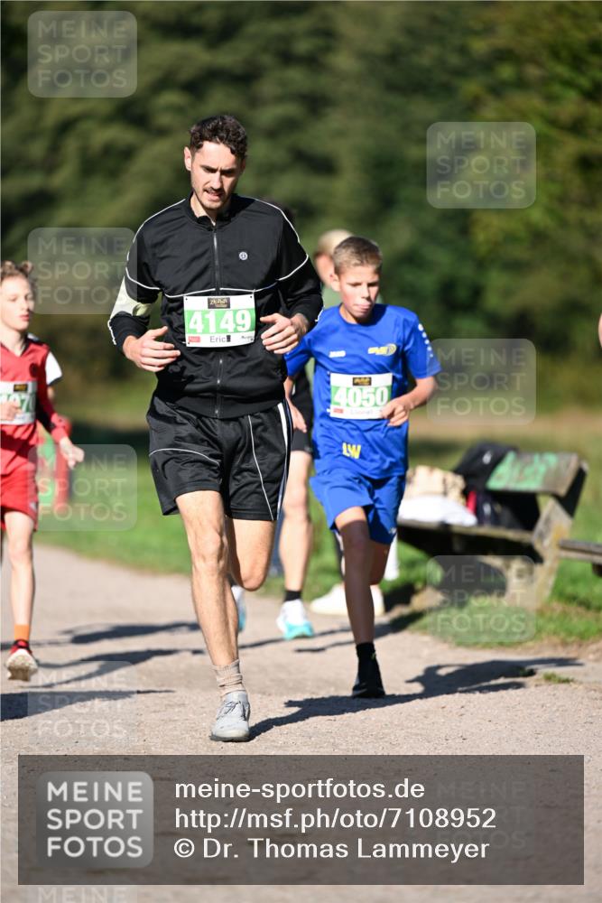 22.09.2024 - 32. Volkslauf durch das schöne Alstertal Dr. Thomas Lammeyer http://msf.ph/oto/7108952 22.09.2024 10:39:22 Laufen 4149, 4050 meine-sportfotos.de