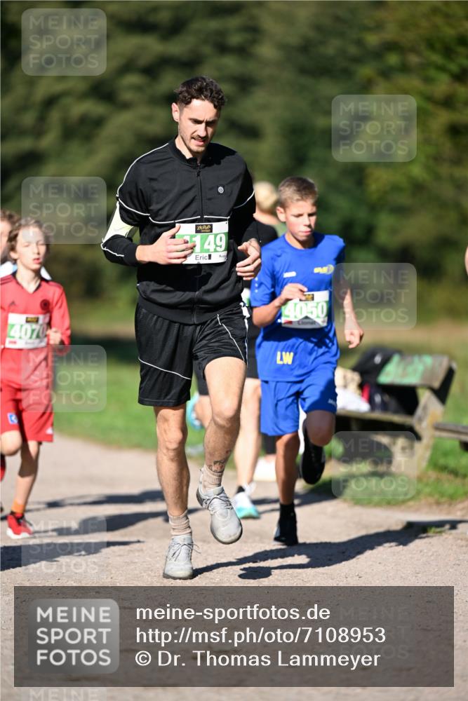 22.09.2024 - 32. Volkslauf durch das schöne Alstertal Dr. Thomas Lammeyer http://msf.ph/oto/7108953 22.09.2024 10:39:22 Laufen 4070, 149, 4050 meine-sportfotos.de