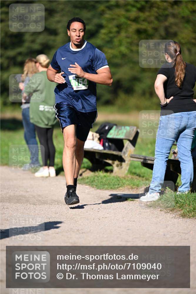 22.09.2024 - 32. Volkslauf durch das schöne Alstertal Dr. Thomas Lammeyer http://msf.ph/oto/7109040 22.09.2024 10:39:47 Laufen 154 meine-sportfotos.de