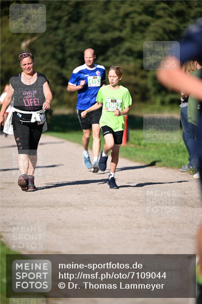 22.09.2024 - 32. Volkslauf durch das schöne Alstertal Dr. Thomas Lammeyer http://msf.ph/oto/7109044 22.09.2024 10:39:48 Laufen 4153, 4962, 48, 33 meine-sportfotos.de