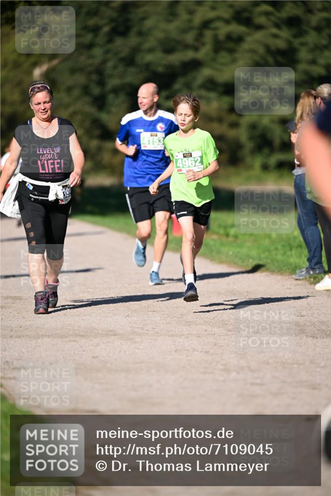 22.09.2024 - 32. Volkslauf durch das schöne Alstertal Dr. Thomas Lammeyer http://msf.ph/oto/7109045 22.09.2024 10:39:48 Laufen 4153, 4962 meine-sportfotos.de