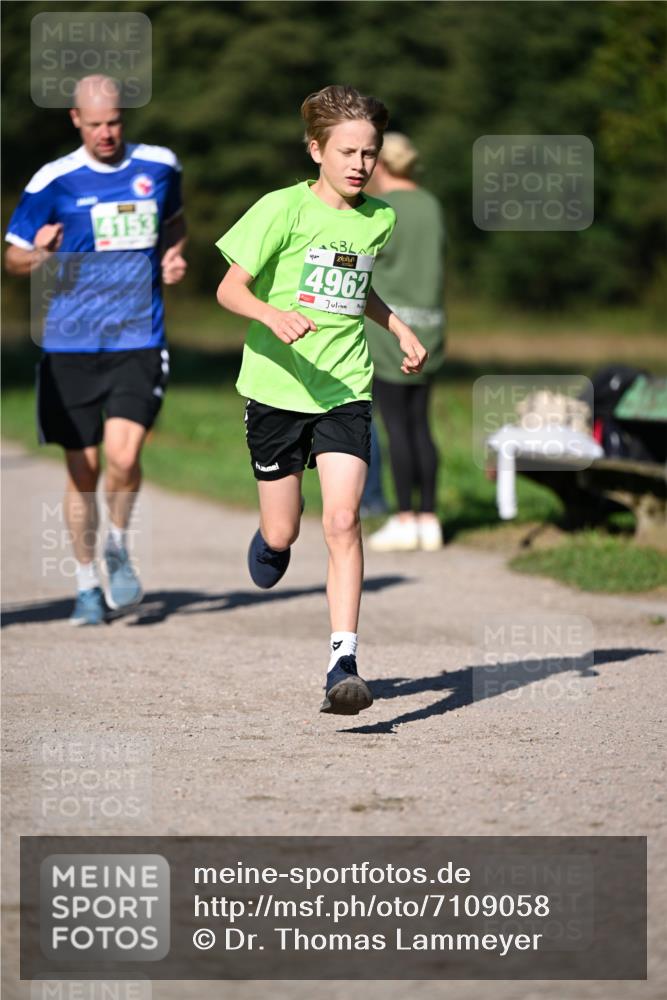 22.09.2024 - 32. Volkslauf durch das schöne Alstertal Dr. Thomas Lammeyer http://msf.ph/oto/7109058 22.09.2024 10:39:50 Laufen 4153, 4962 meine-sportfotos.de