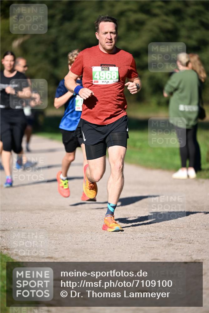 22.09.2024 - 32. Volkslauf durch das schöne Alstertal Dr. Thomas Lammeyer http://msf.ph/oto/7109100 22.09.2024 10:40:03 Laufen 4968 meine-sportfotos.de