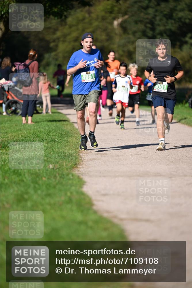 22.09.2024 - 32. Volkslauf durch das schöne Alstertal Dr. Thomas Lammeyer http://msf.ph/oto/7109108 22.09.2024 10:40:06 Laufen 4951, 4001 meine-sportfotos.de