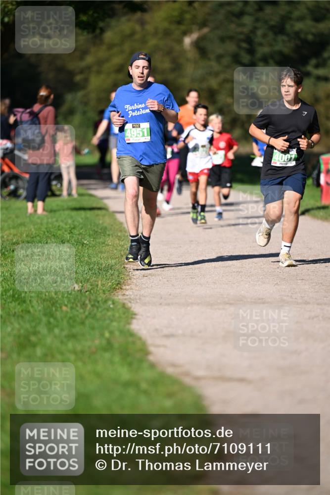 22.09.2024 - 32. Volkslauf durch das schöne Alstertal Dr. Thomas Lammeyer http://msf.ph/oto/7109111 22.09.2024 10:40:07 Laufen 4951, 4001, 7 meine-sportfotos.de