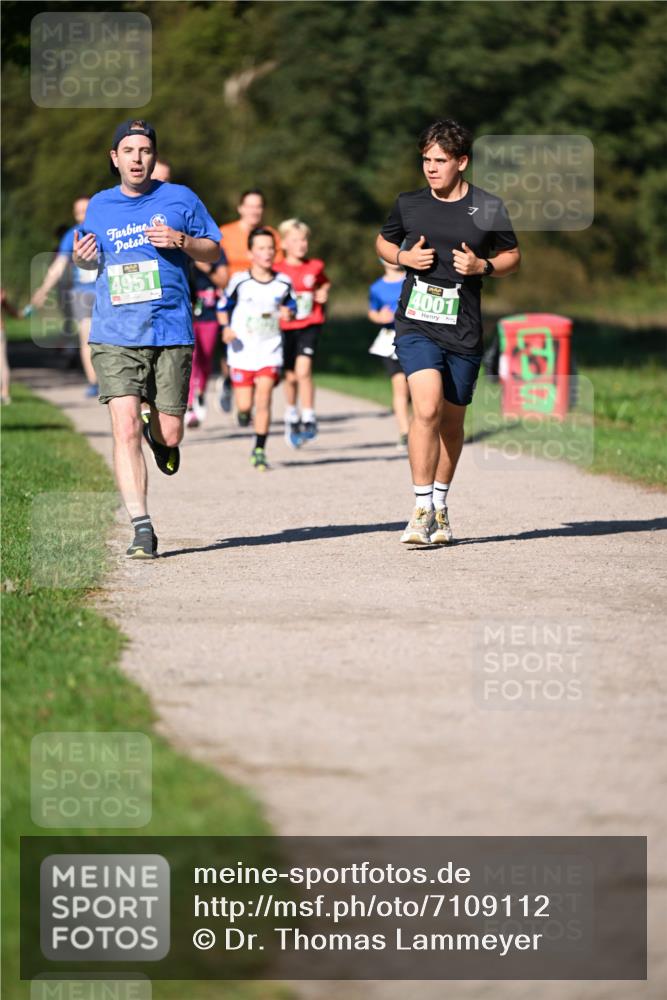 22.09.2024 - 32. Volkslauf durch das schöne Alstertal Dr. Thomas Lammeyer http://msf.ph/oto/7109112 22.09.2024 10:40:07 Laufen 4951, 4001 meine-sportfotos.de