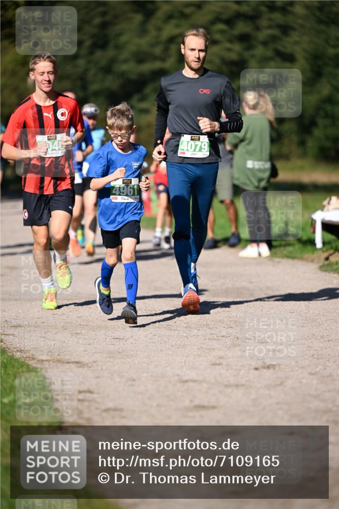 22.09.2024 - 32. Volkslauf durch das schöne Alstertal Dr. Thomas Lammeyer http://msf.ph/oto/7109165 22.09.2024 10:40:25 Laufen 046, 4961, 4079 meine-sportfotos.de