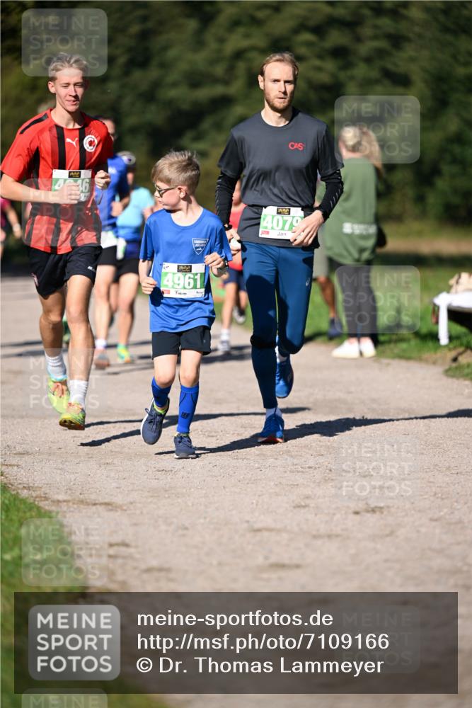 22.09.2024 - 32. Volkslauf durch das schöne Alstertal Dr. Thomas Lammeyer http://msf.ph/oto/7109166 22.09.2024 10:40:25 Laufen 46, 4961, 4079 meine-sportfotos.de