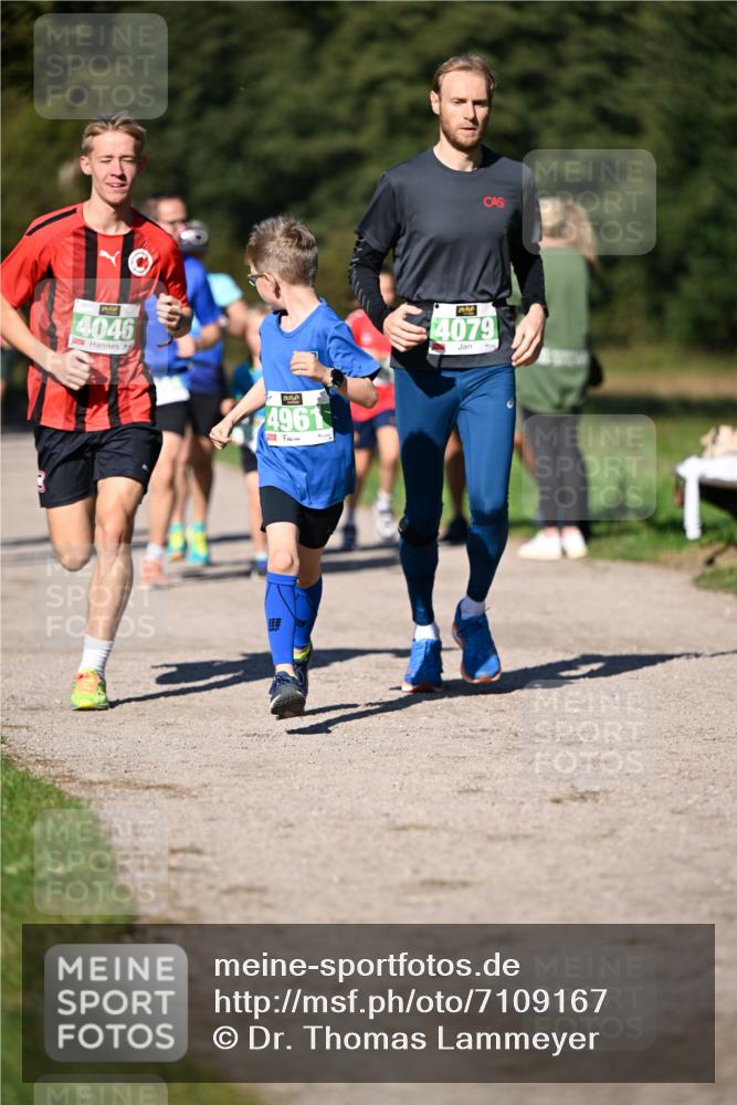 22.09.2024 - 32. Volkslauf durch das schöne Alstertal Dr. Thomas Lammeyer http://msf.ph/oto/7109167 22.09.2024 10:40:25 Laufen 4046, 4961, 4079 meine-sportfotos.de