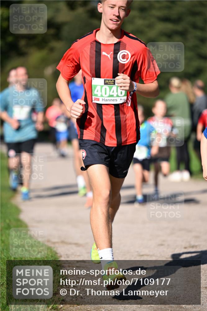 22.09.2024 - 32. Volkslauf durch das schöne Alstertal Dr. Thomas Lammeyer http://msf.ph/oto/7109177 22.09.2024 10:40:27 Laufen 4046 meine-sportfotos.de