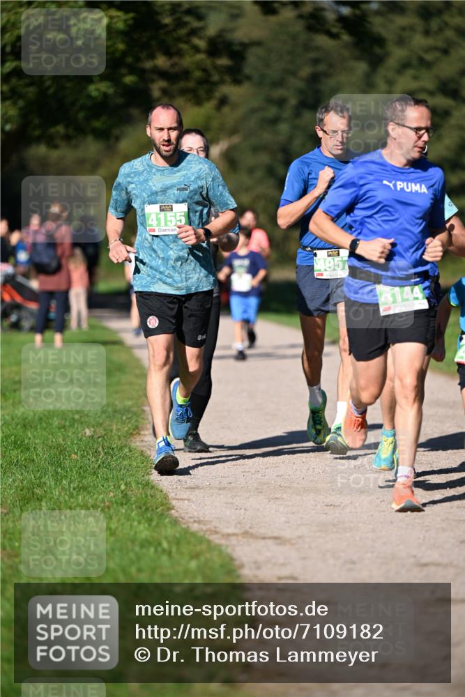 22.09.2024 - 32. Volkslauf durch das schöne Alstertal Dr. Thomas Lammeyer http://msf.ph/oto/7109182 22.09.2024 10:40:28 Laufen 4155, 4957, 4144 meine-sportfotos.de