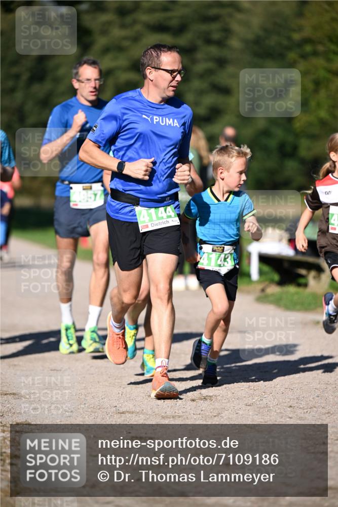 22.09.2024 - 32. Volkslauf durch das schöne Alstertal Dr. Thomas Lammeyer http://msf.ph/oto/7109186 22.09.2024 10:40:29 Laufen 4144, 4143 meine-sportfotos.de
