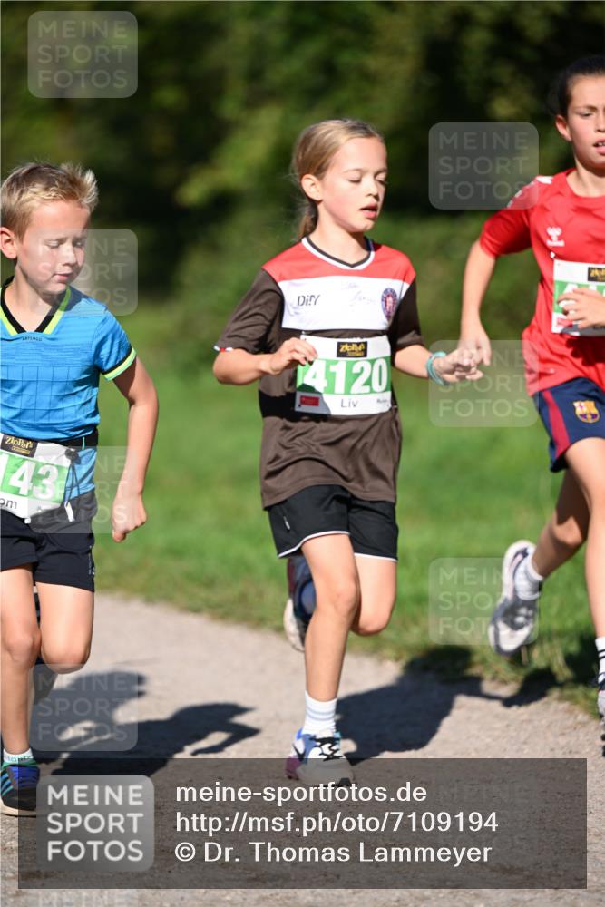 22.09.2024 - 32. Volkslauf durch das schöne Alstertal Dr. Thomas Lammeyer http://msf.ph/oto/7109194 22.09.2024 10:40:30 Laufen 143, 14120 meine-sportfotos.de