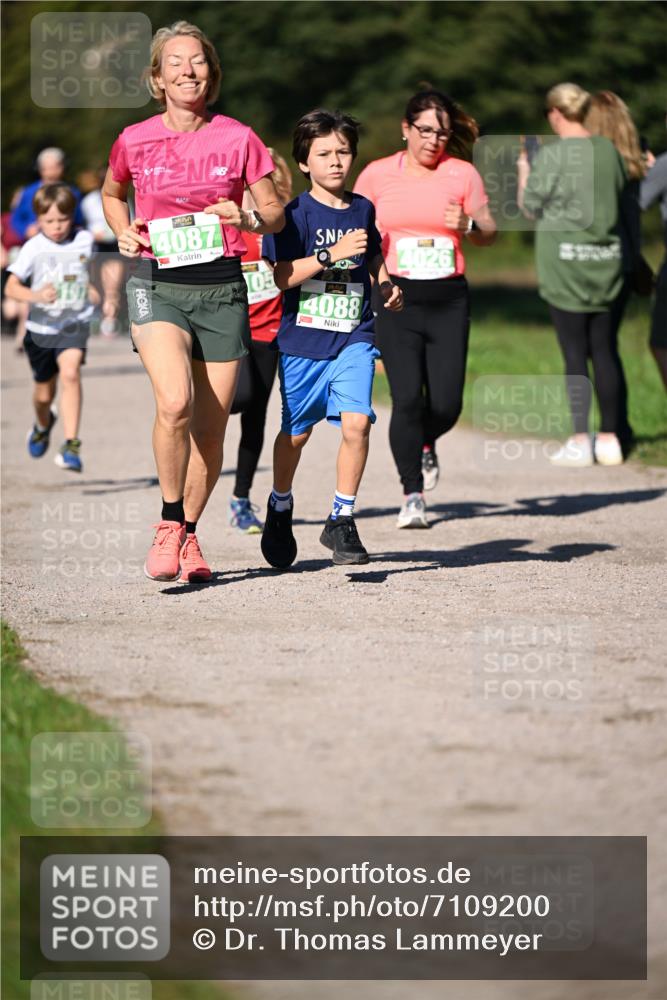22.09.2024 - 32. Volkslauf durch das schöne Alstertal Dr. Thomas Lammeyer http://msf.ph/oto/7109200 22.09.2024 10:40:33 Laufen 4087, 05, 4088, 4026 meine-sportfotos.de